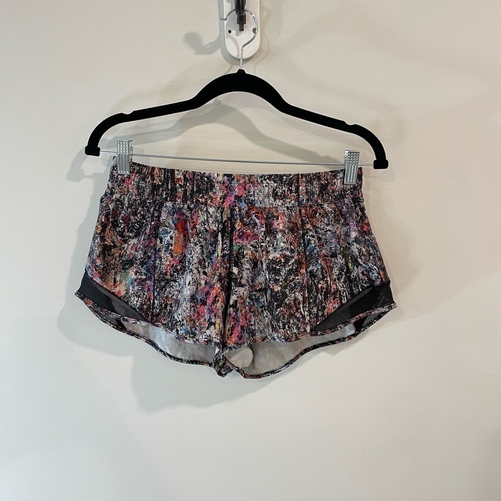 Lululemon Hotty Hot Low-Rise Lined Short 2.5”